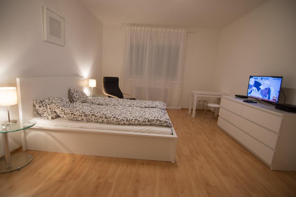 Modern Apartment At Rathaus Відень Екстер'єр фото